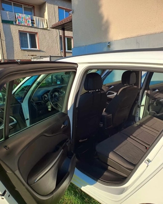 Opel Zafira cena 30900 przebieg: 212000, rok produkcji 2013 z Jaworzno małe 46